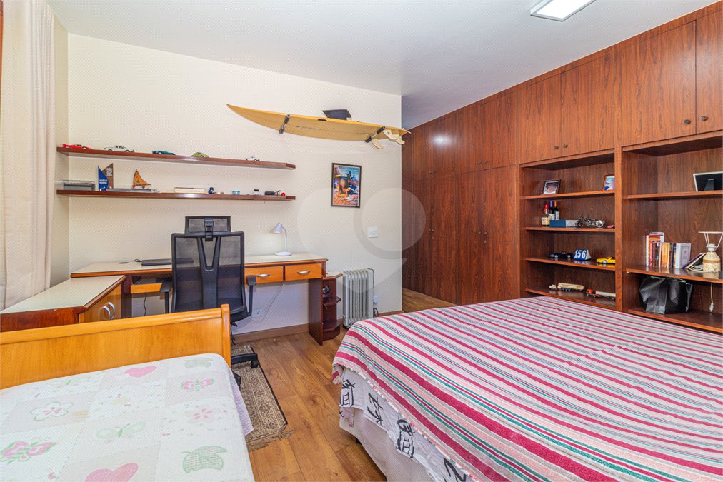 Casa à venda com 3 suítes em Interlagos, São Paulo, SP