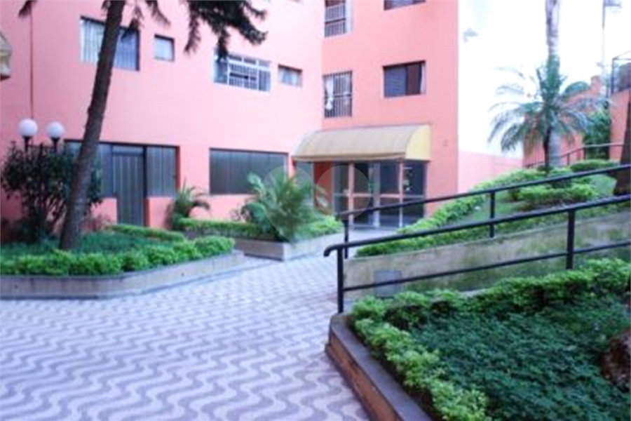 Apartamento 03 Dorm 02 Banheiros 01 Vaga na Saúde para Venda.