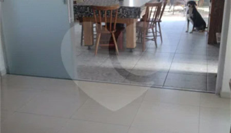 Casa à venda com 4 quartos, sendo 1 suíte,  no condomínio Residencial Ibi Aram II, Itupeva - SP