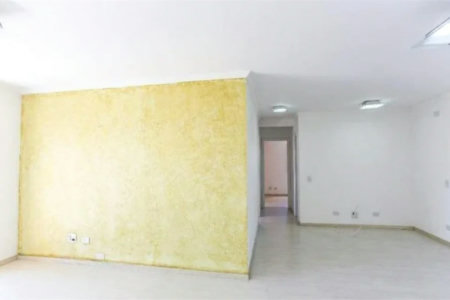 Apartamento à venda com 3 quartos, sendo 1 suíte,  em Vila Polopoli, São Paulo, SP