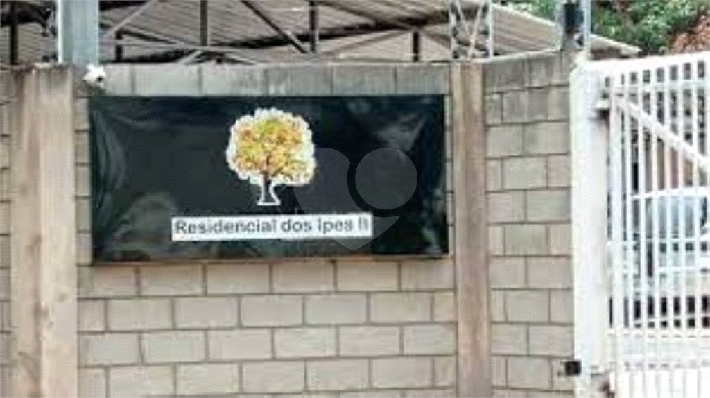 Apartamento para venda no Edifício Residencial dos Ipês II em Araraquara/SP.