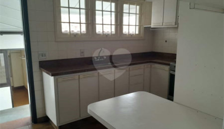 Casa à venda com 3 quartos, sendo 1 suíte,  em Vila Pasti, Louveira, SP