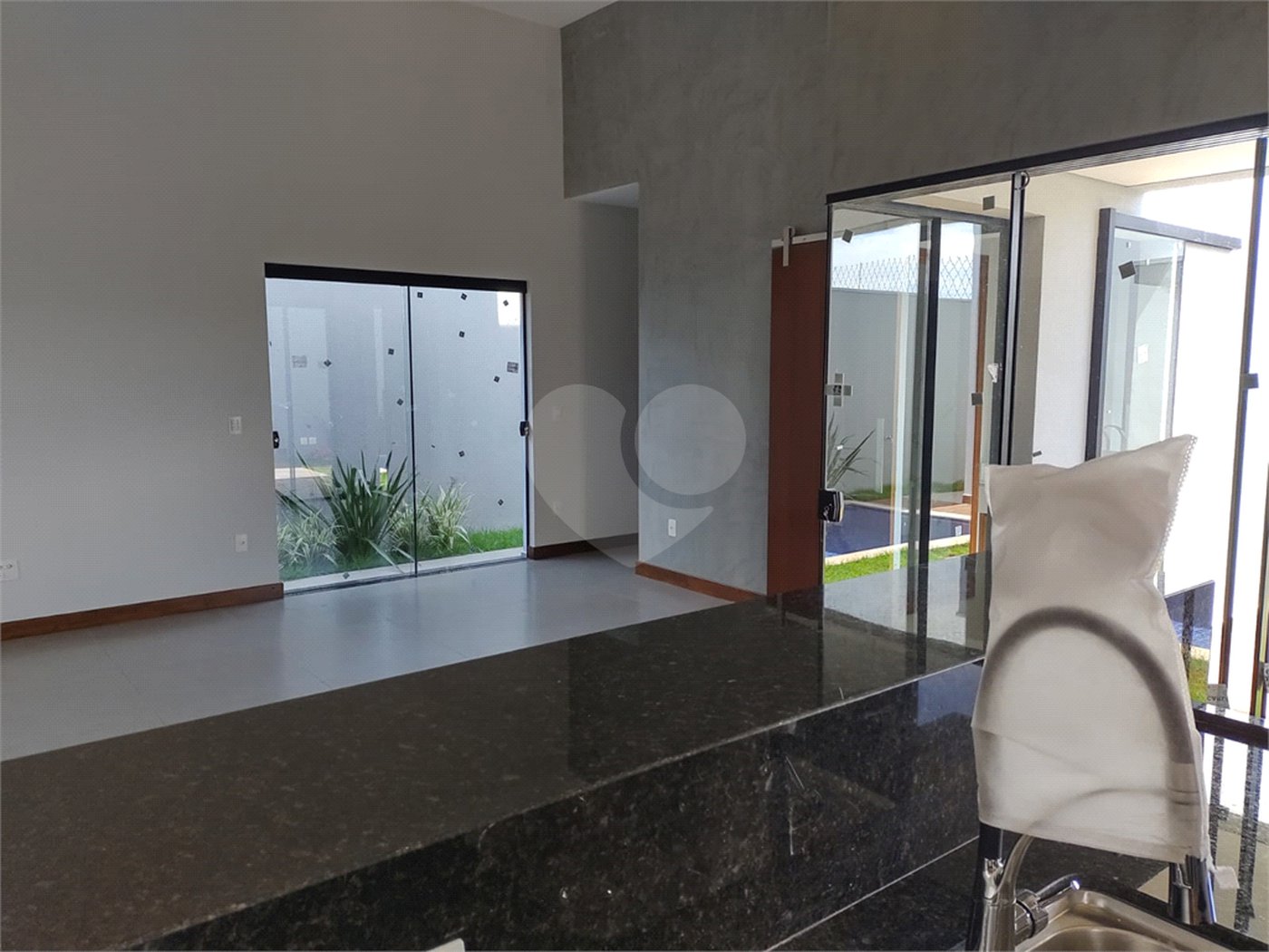 Casa no condomínio Parque Faber IV
