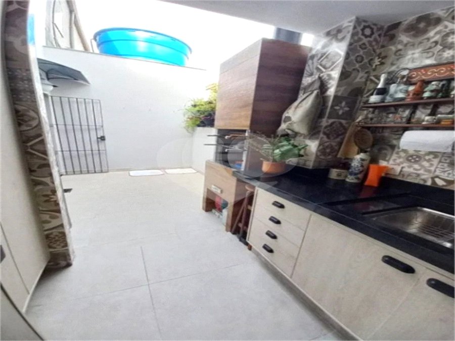 Casa de 85m2 com 3 dormitórios e 2 vagas de garagem localizado no Bosque da Saúde