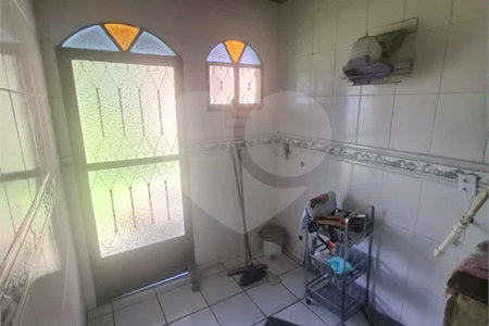 CASA LINEAR PRECISANDO DE REFORMA, 2 QUARTOS COM SUÍTE À VENDA, 121M² DE AREA CONSTRUIDA- CAMPO GRANDE