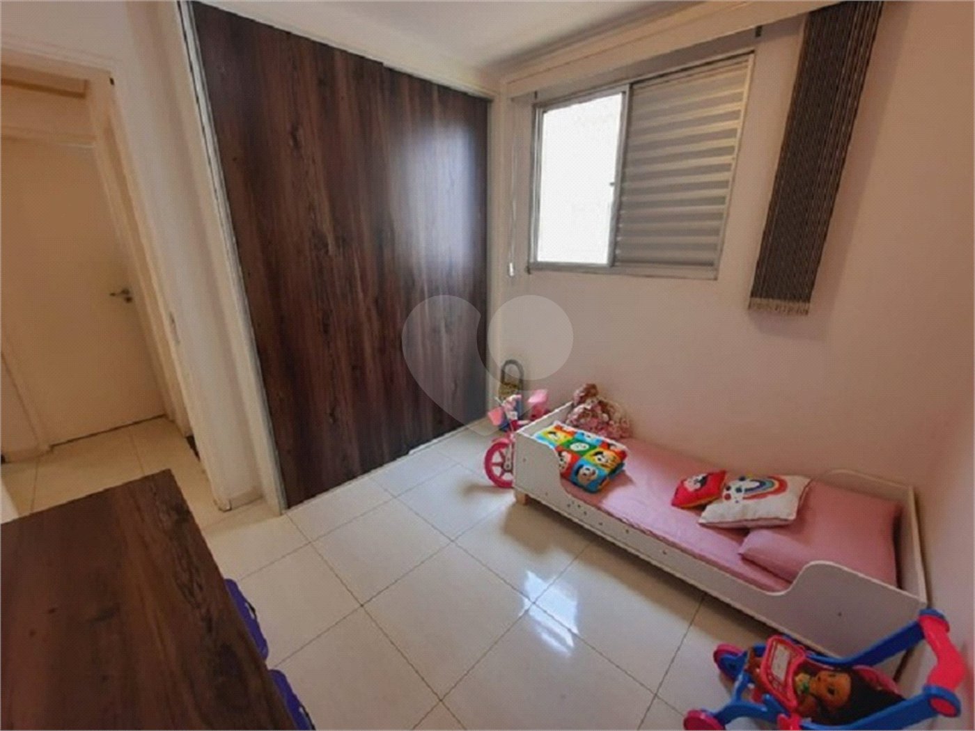 Apartamento no Condomínio Monte Azul .