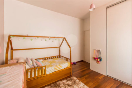 CASA TÉRREA 250m2 construídos/600 m2 de Terreno - metrô S.Judas