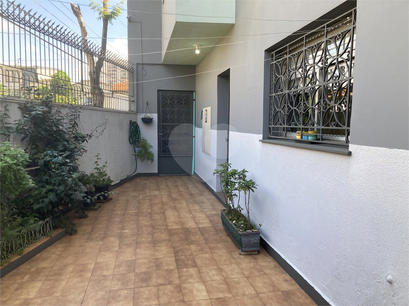 Casa com 4 dormitórios na Saúde.