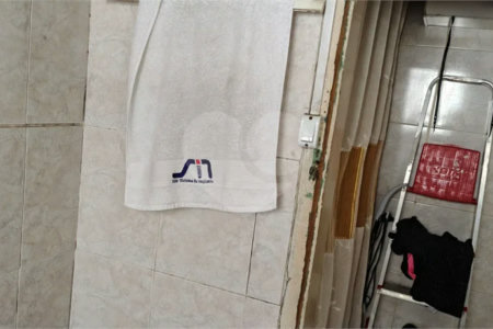 Casa com 150m² , 1 dormitório , 1 vaga de garagem , precisando de reforma , `venda na Penha.
