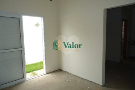Casa no Condomínio Quebec, com 4 dormitórios, sendo 1 suíte.