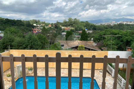 Casa ampla à venda no Vale das Flores em Atibaia