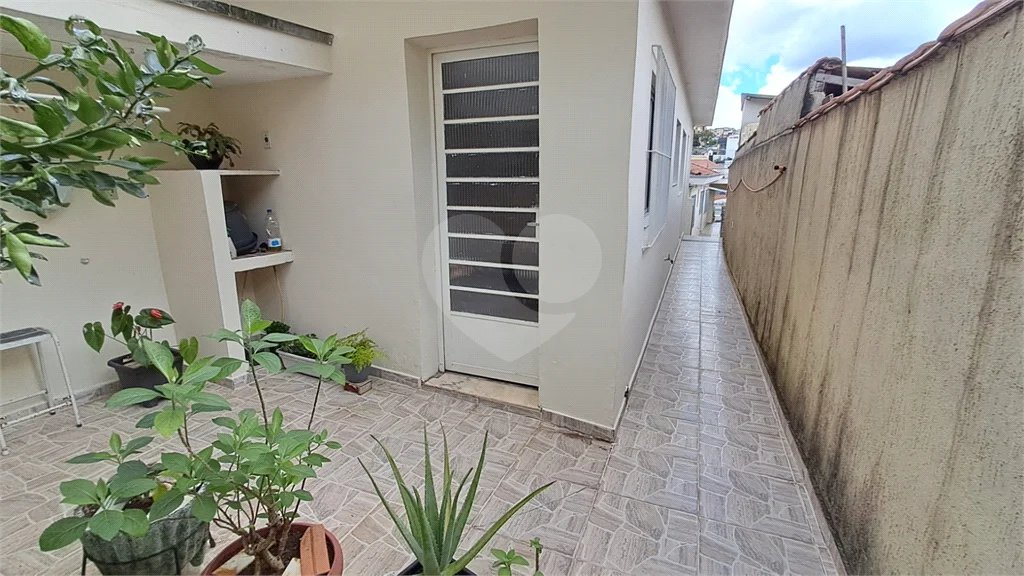 Casa Assobradada à venda | 209 m² | 3 dormitórios | Edícula | 3 vagas na Parada Inglesa!
