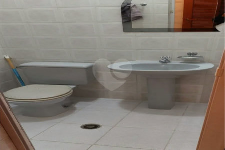 Casa com dois pavimentos na Barra Funda: