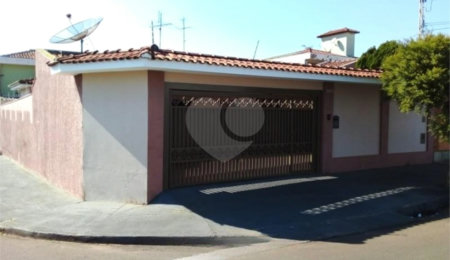 Casa à venda com 3 quartos, sendo 1 suíte,  em Jardim Cruzeiro do Sul, São Carlos, SP