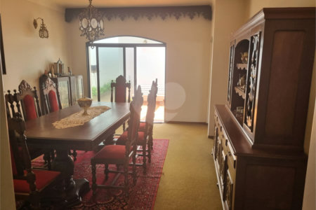 Casa comercial para locação no Centro