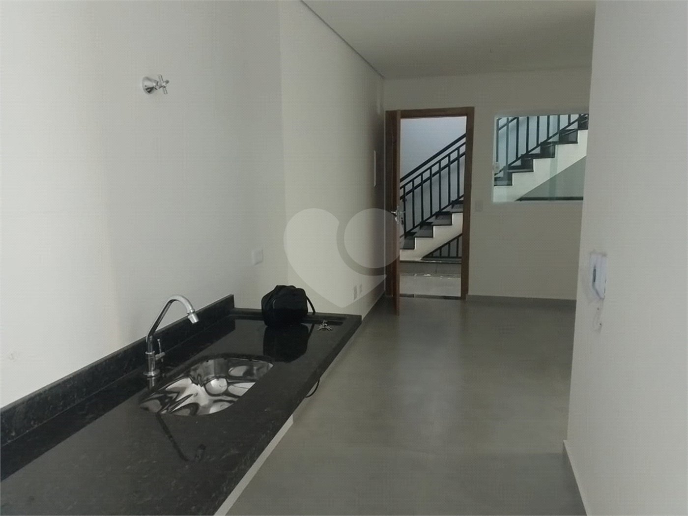 Apartamento Novo com 2 Dormitórios, Elevador na Vila Gustavo. Aceita Pet.