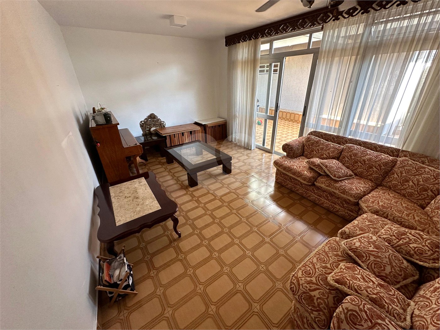 Casa à Venda no Bosque da Saúde com 271m², 3 Dormitórios, 1 Suíte e 4 Vagas