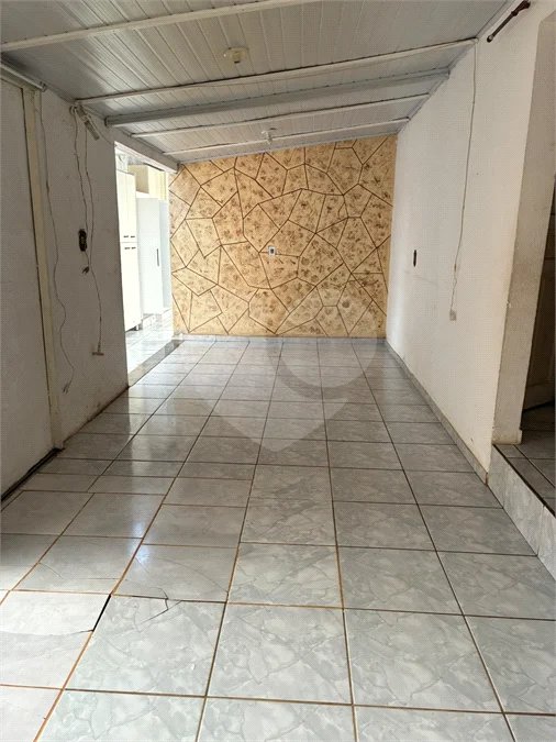 Casa Ampla e Versátil na Vila Marcelino — Excelente Espaço e Pronta para Ocupação Imediata!