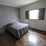 Casa com 3 dormitórios no Jardim Nova Santa Paula