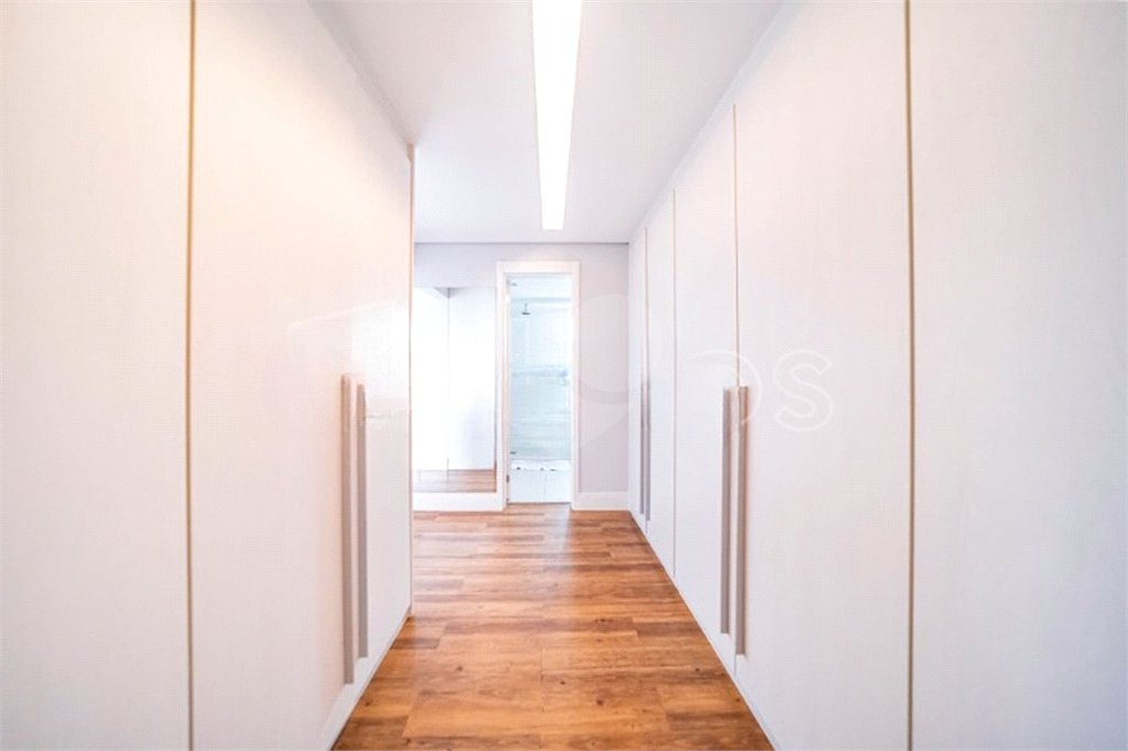 Apartamento na Mooca com 204m² com sacada gourmet com 4 suítes e 4 vagas condominio clube Aceita Permuta