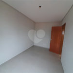 Apartamento com 44m2, 2 quartos, banheiro, sala integrada à cozinha, varanda gourmet e 1 vaga