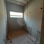 Casa em Construção com Área Gourmet e Piscina no Condomínio Damha II