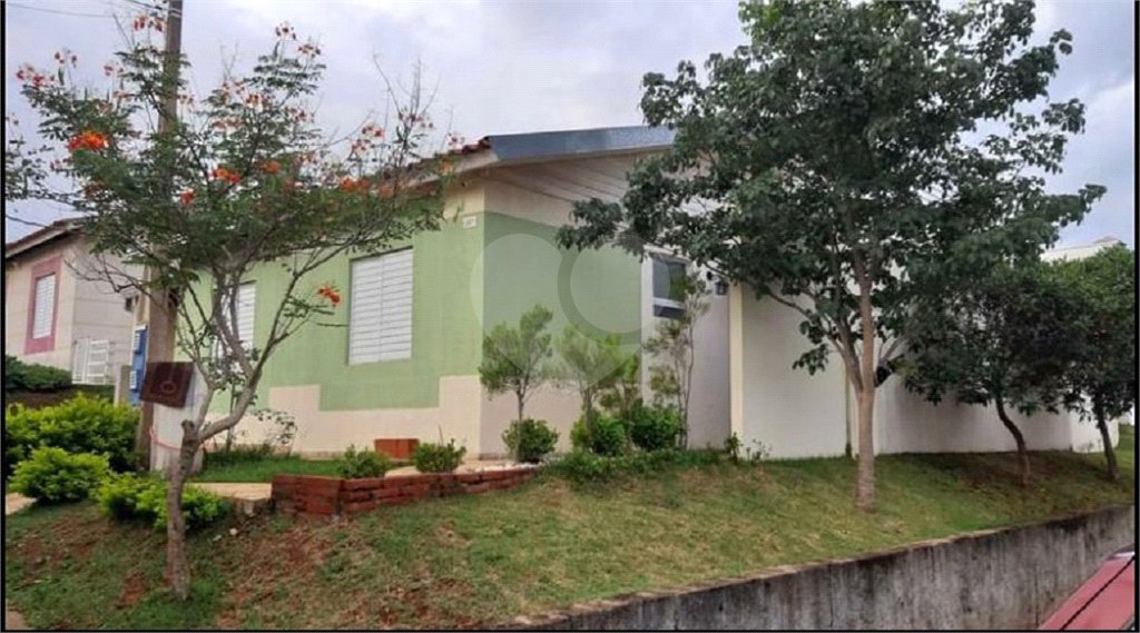 Casa Térrea no Condomínio Moradas II.