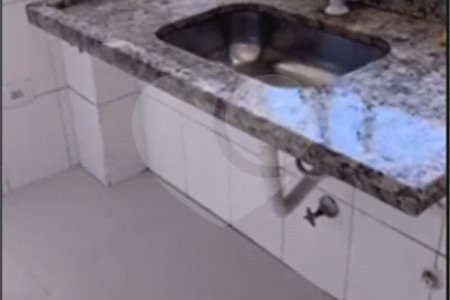 Apartamento com 42m², 2 quartos, 1 garagem, à venda em Itaquera