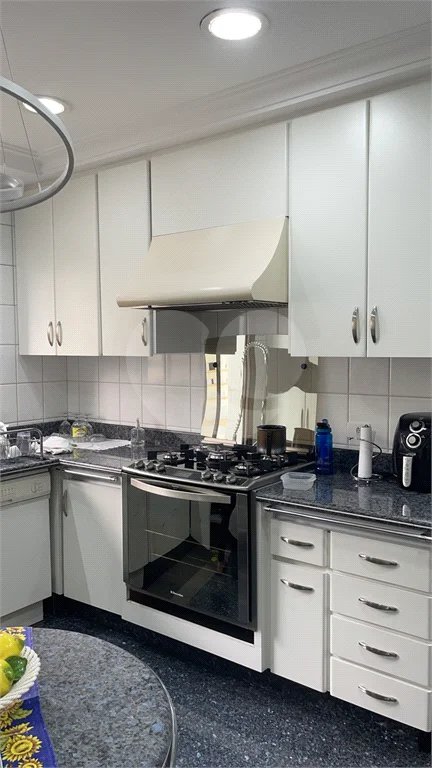 Apartamento com terraço 385m² 03 dormitórios sendo 2 suítes 5 vagas..Estuda Permuta.
