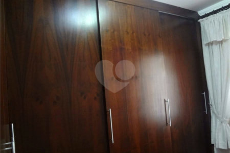 Apartamento no Condomínio Residencial Ipê I .