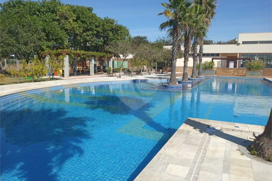Terreno no Cyrela, plano e próximo do clube.