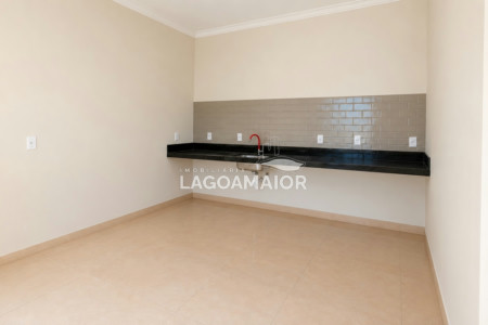 Casa à venda com 3 quartos, sendo 3 suítes, no condomínio Residencial Costa Leste, Três Lagoas - MS