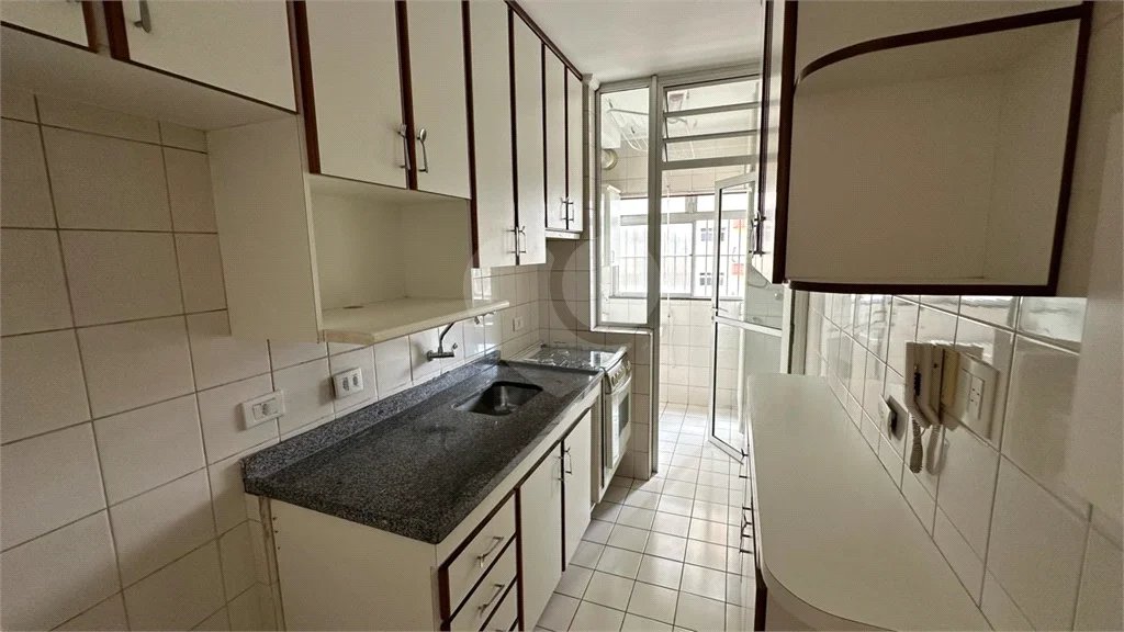 Apartamento 2 quartos (1suíte) 1 vaga na rua Piracema próximo a Saint Tropez