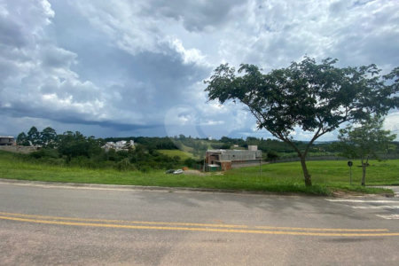 Belo terreno no Condomínio Santa Isabel II - Louveira SP.