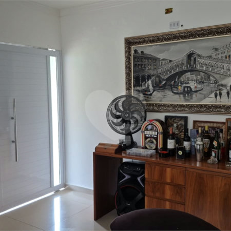 Casa Terreá com 3 suítes a Venda em Atibaia