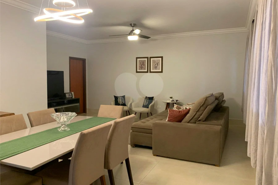 Linda Casa à Venda no Bairro Santa Rosa, na cidade de Piracicaba-SP.