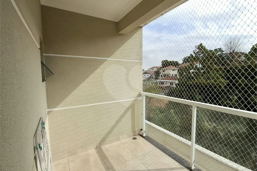 Casa à venda com 3 quartos, sendo 1 suíte, no condomínio Vila Arnoni, São Paulo - SP