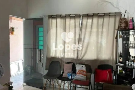 Oportunidade única de adquirir uma casa espaçosa e bem planejada no bairro Galo Branco! Este imóvel