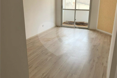 Apartamento com 68m², 2 dormitórios, sendo 1 suíte, 1 vaga, à venda na Vila Matilde.