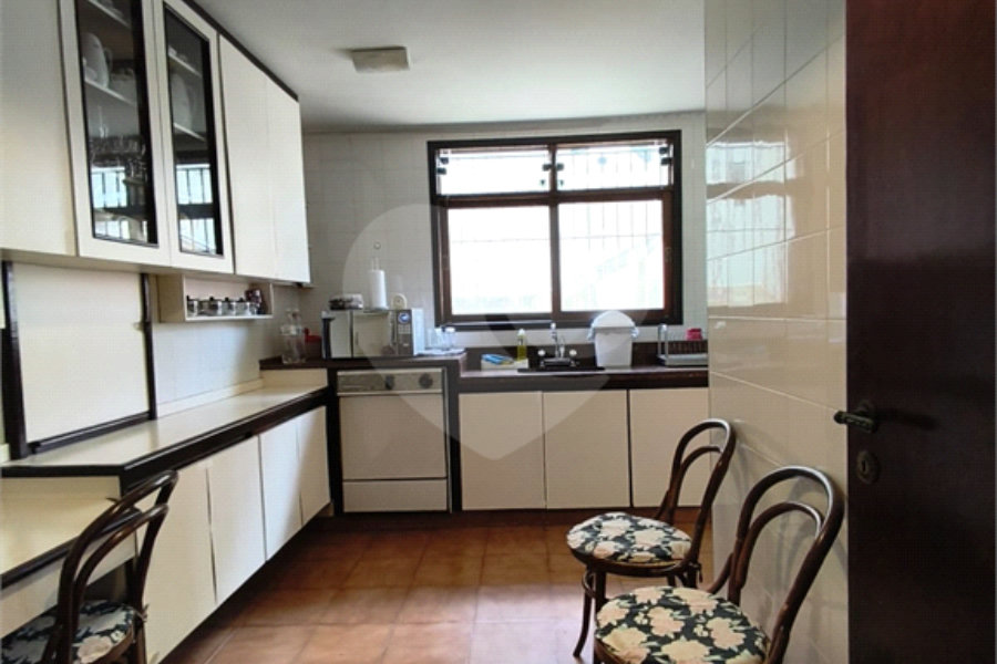 Sobrado amplo no Jardim Leonor de Barros – Excelente potencial!