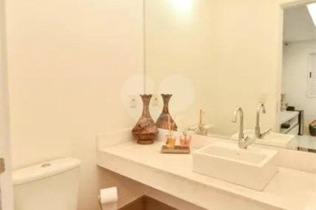 Apartamento no Ipiranga de 94m2 com 2 dorms, 1 suíte, 3 banheiros, 2 vagas. Estuda permuta.