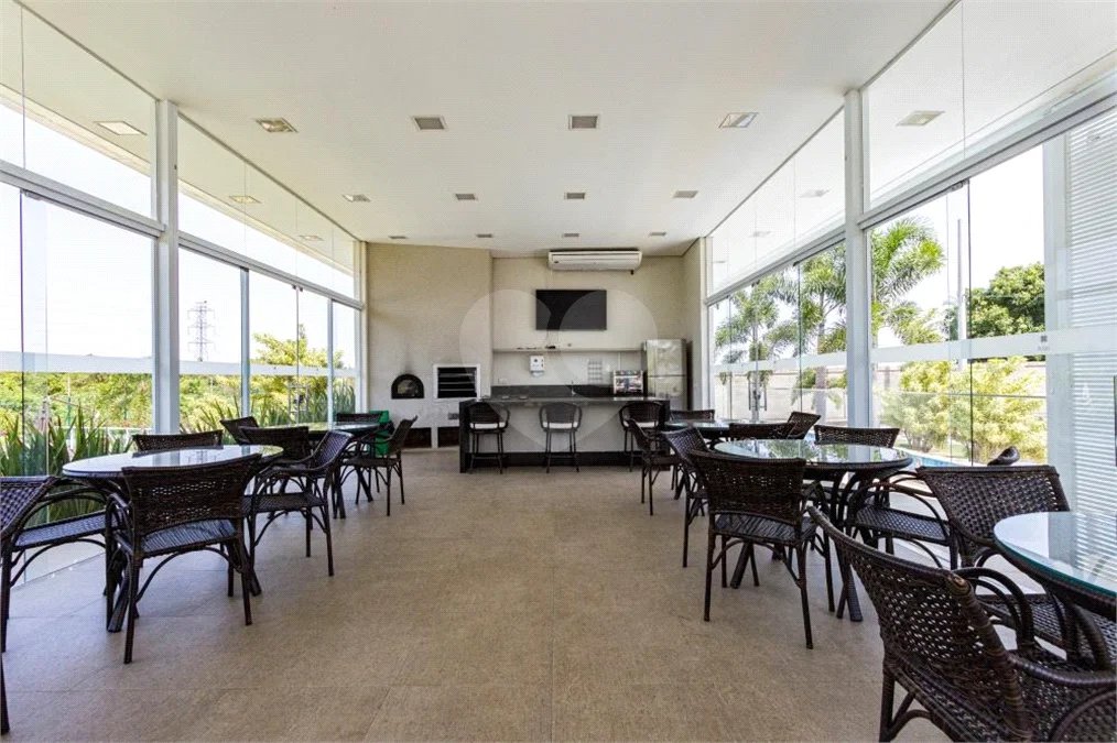casa térrea, recém construida, 3 dormitórios sendo 1 suíte, 2 vagas de garagem, piscina e espaço gourmet