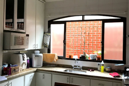 Sobrado com 234m², 3 dormitórios, sendo 1 suíte, 2 vagas, à venda na Vila Ema.