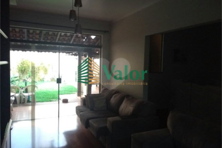 Sobrado á venda no Residencial Jardim Brasil