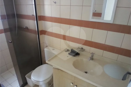 Apartamento com 3 dormitórios sendo 1 suíte.