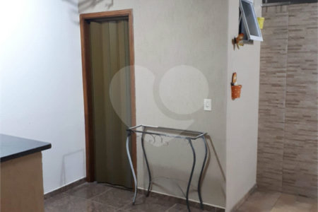 Casa térrea no Jardim Hikari para venda.