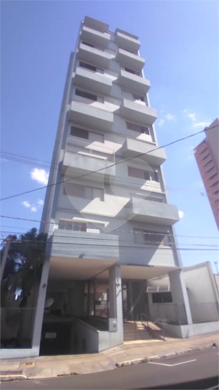 Apartamento no Condomínio Vila Rica.