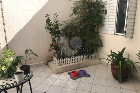 Casa Sobrado à venda no Planalto Paulista de 153m² com 3 dormitórios e 2 vagas