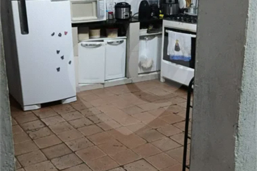 IMÓVEL COM SOBRADO + OUTRA CASA NO TERRENO, ÓTIMA PARA RENDA OU FAMÍLIA GRANDE