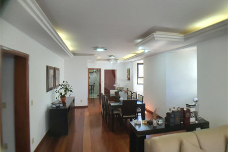 Apartamento no Edíficio Alexandre Previeiro
